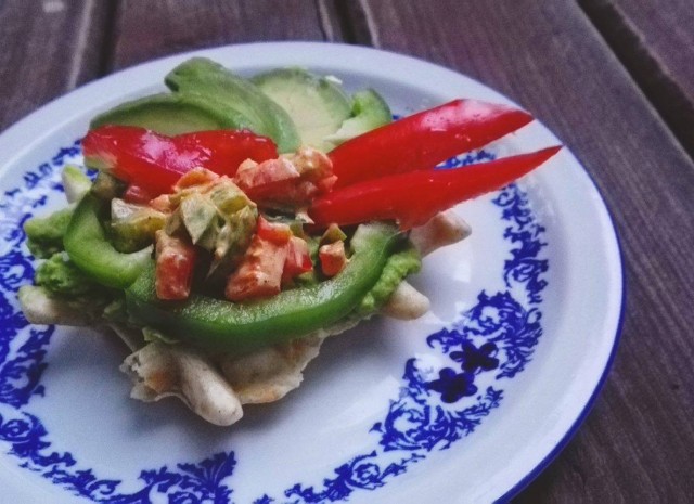 Réaliser des gaufres maison à la pâte de petits pois et salsa paprika
